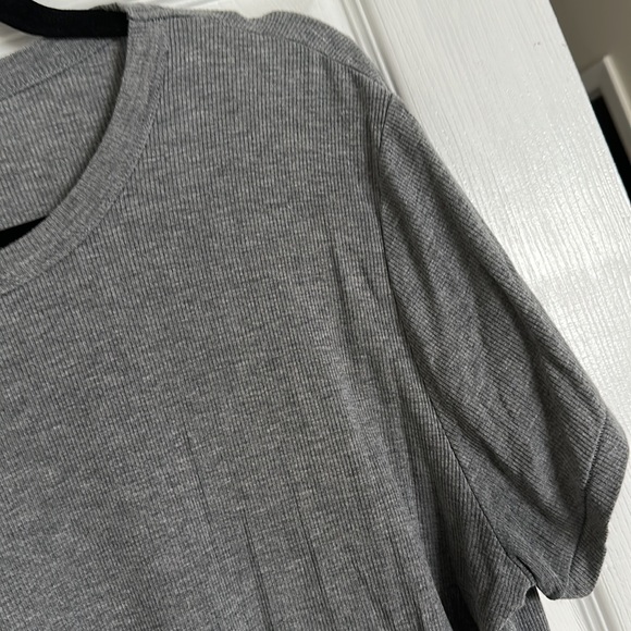 SKIMS | Soft Lounge Baby Tee - Picture 6 of 9